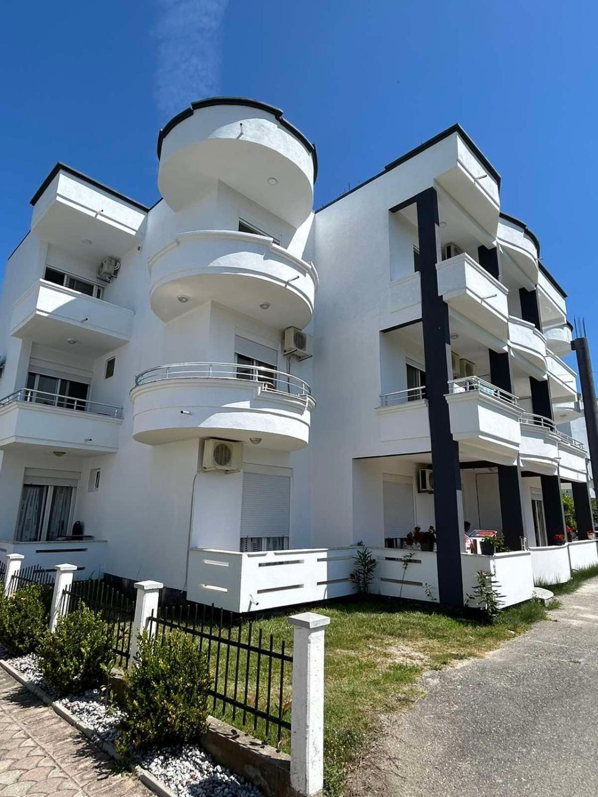 Apartmani Agovic 울친 외부 사진