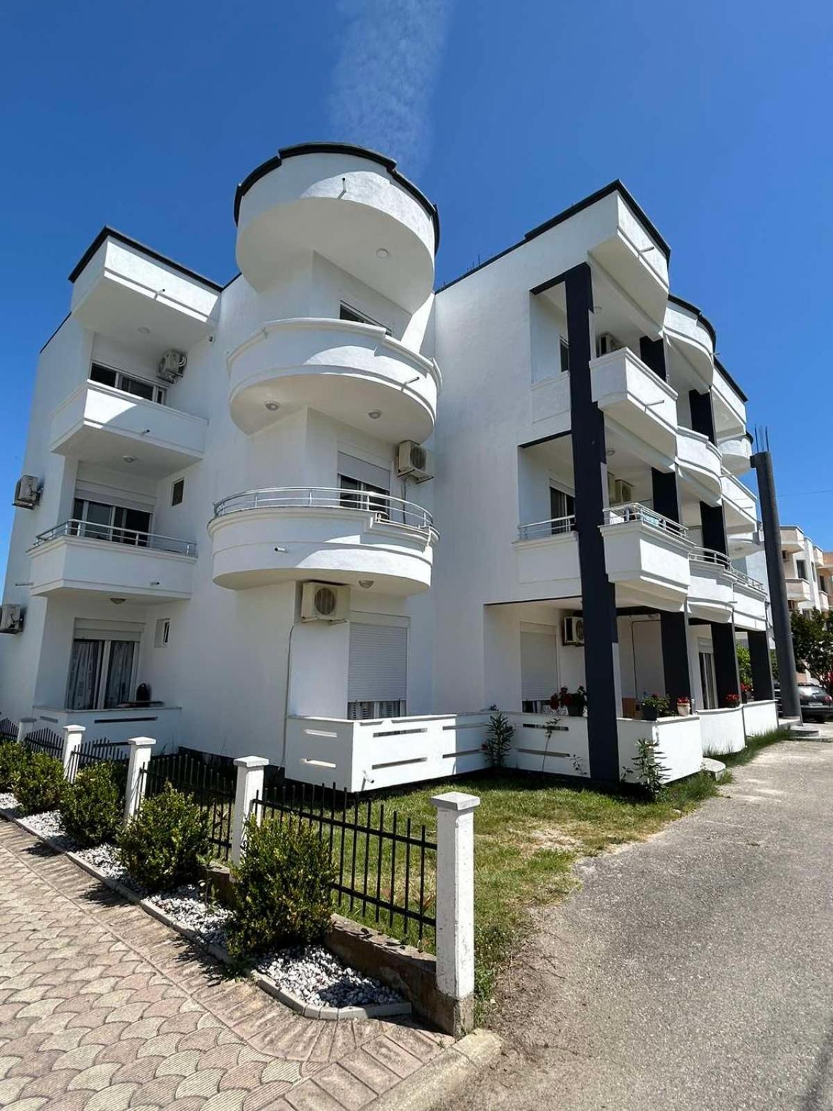 Apartmani Agovic 울친 외부 사진
